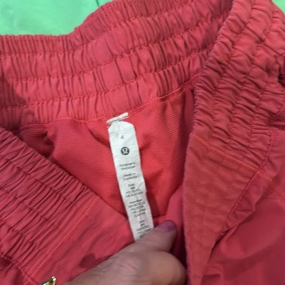 Set of 2 Lululemon shorts, size 4 - Picture 3 of 9